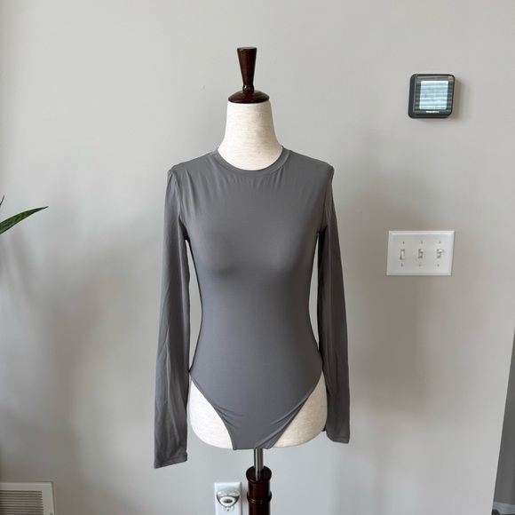 PUMIEY Crew Neck Long Sleeve Bodysuit Second-skin - Smoke Cloud Collection Gray - Picture 6 of 7